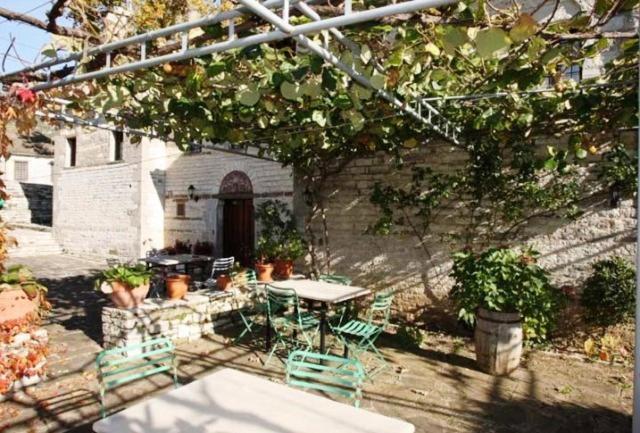 Astraka Guesthouse I Papigko Exterior photo