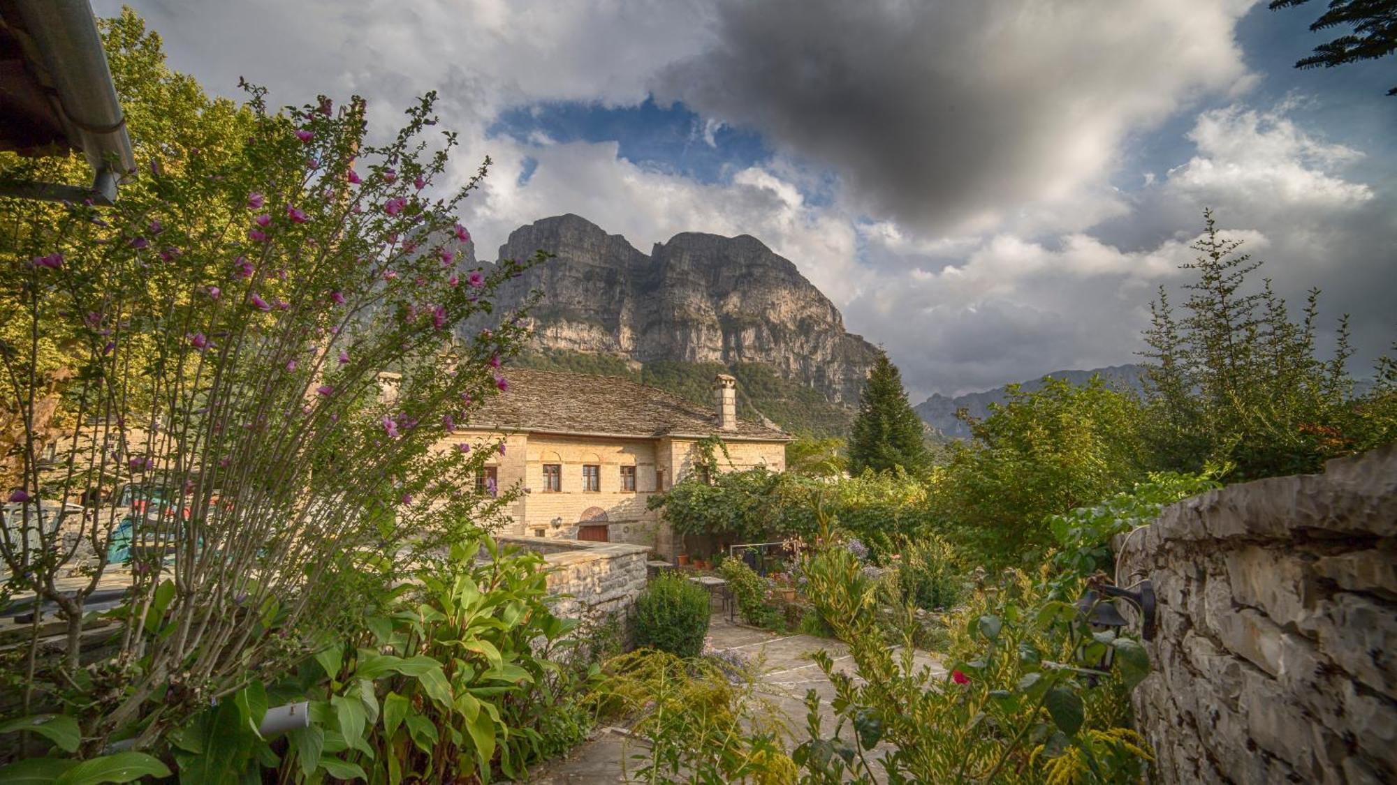 Astraka Guesthouse I Papigko Exterior photo